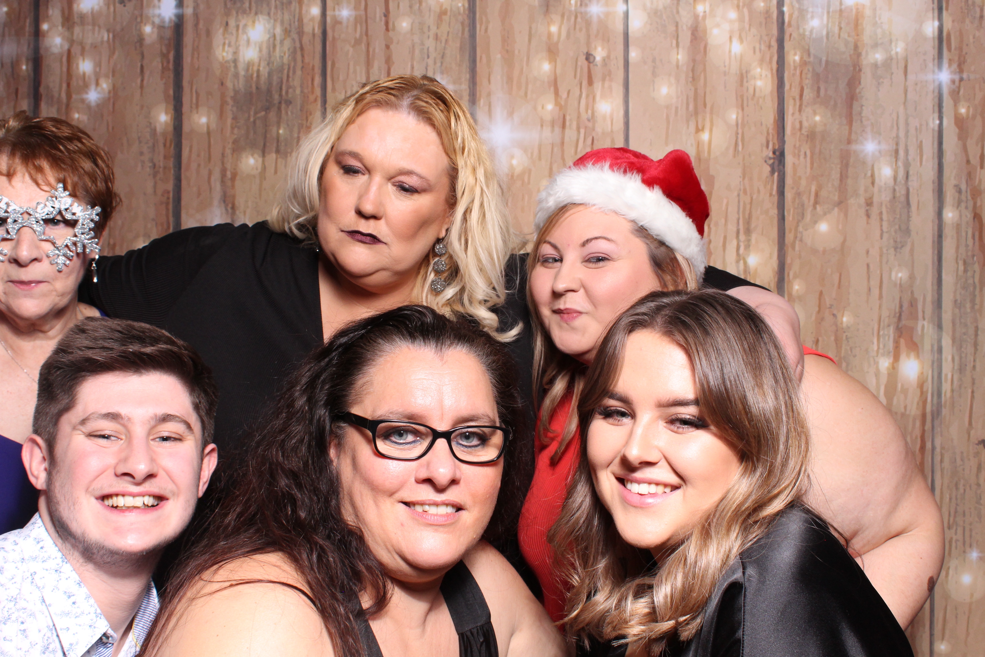 Tes Christmas party  | View more photos from the event at gallery.magicimages.uk/u/MagicImages/Tes-Christmas-party